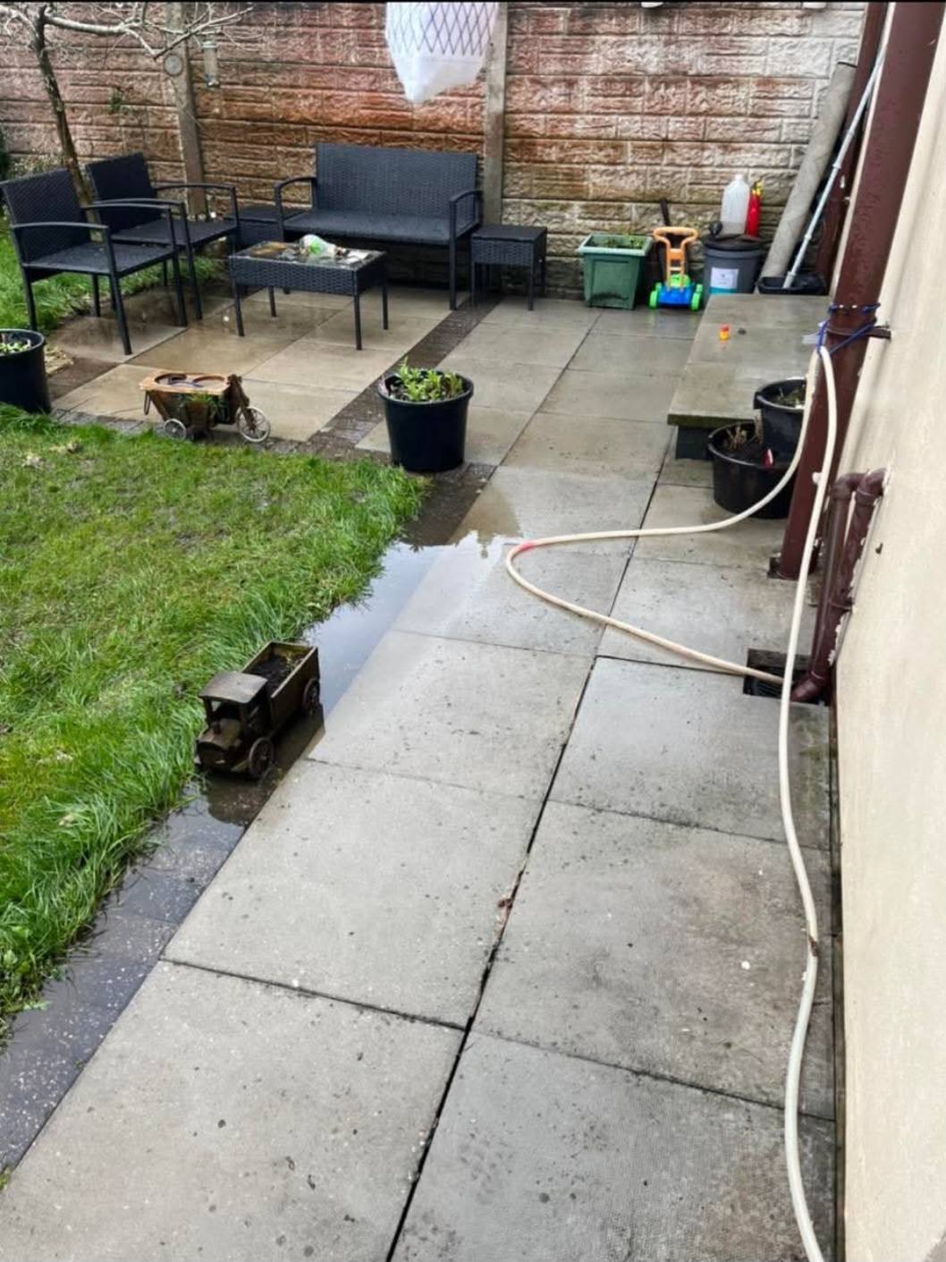 518402184_122105734700943769_7673971396841179263_n Patio Cleaning