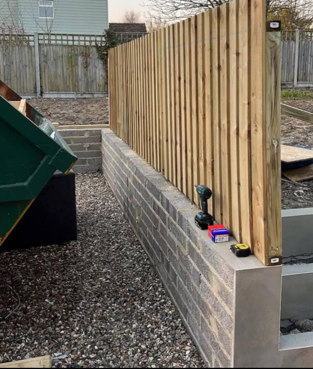 521898628_122104040102943769_1045291202757759814_n garden fencing
